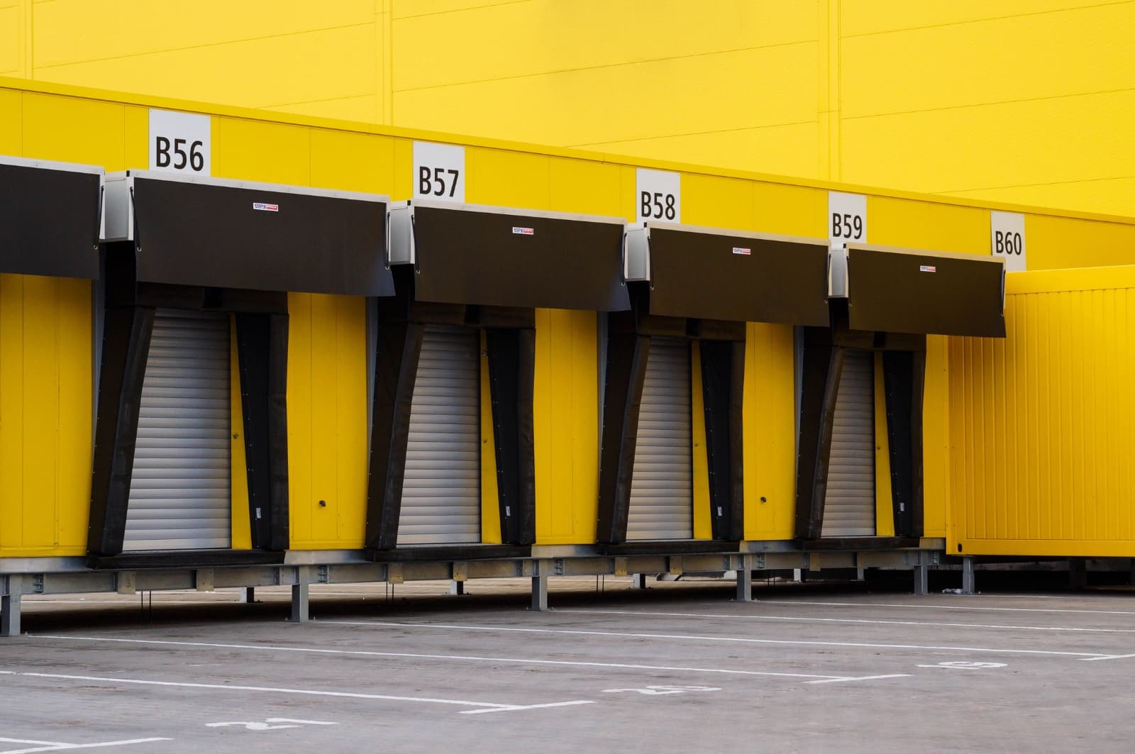 Warehouse dock doors
